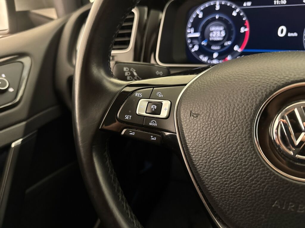 Volkswagen Golf 2018 Harmaa