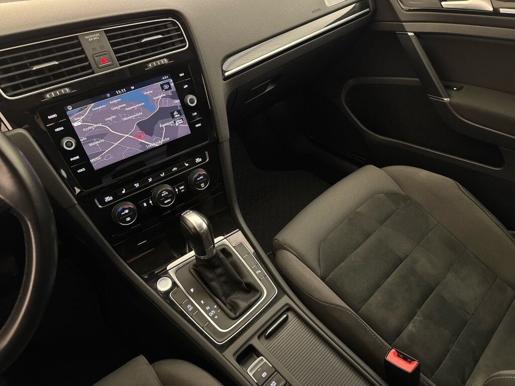 Volkswagen Golf 2018 Harmaa