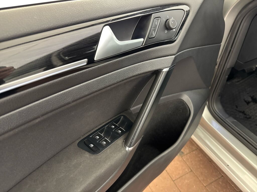 Volkswagen Golf 2018 Harmaa