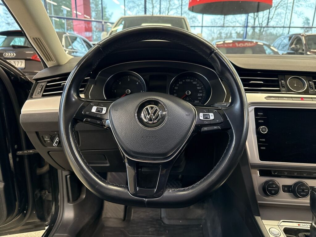 Volkswagen Passat 2018 Musta