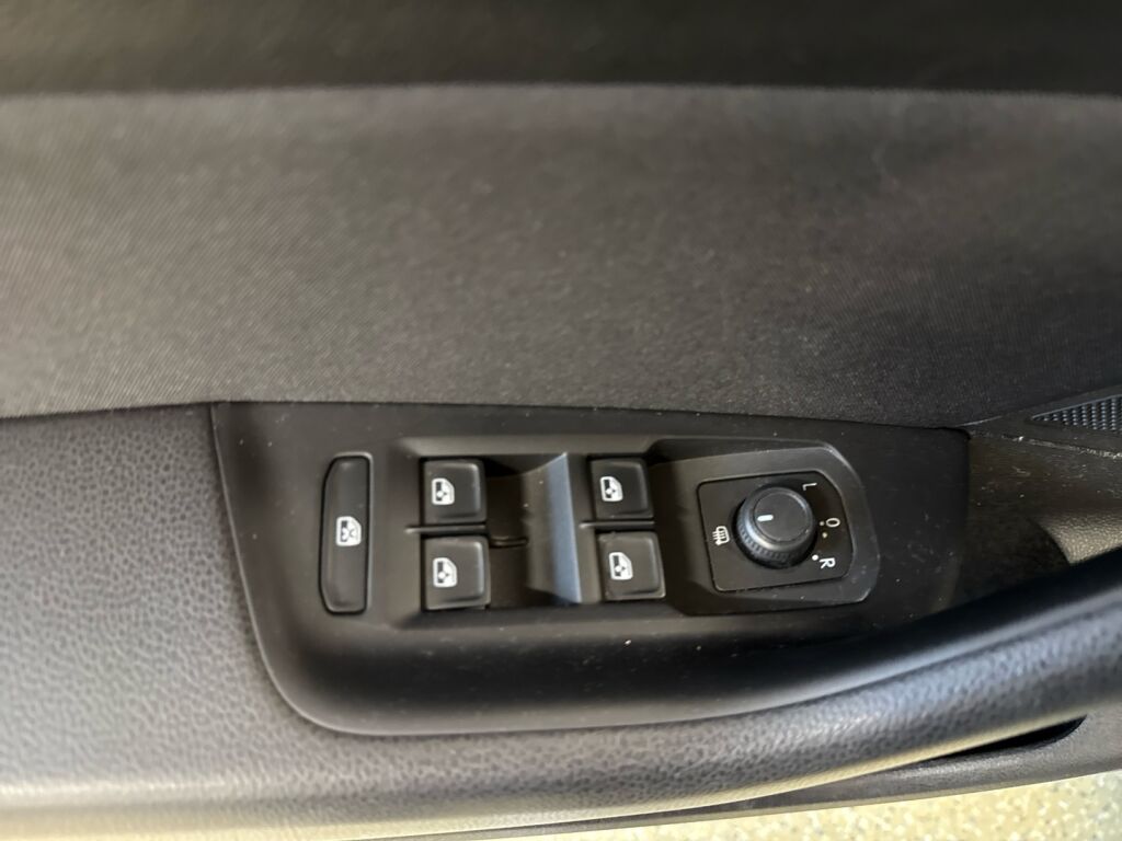 Volkswagen Passat 2018 Musta