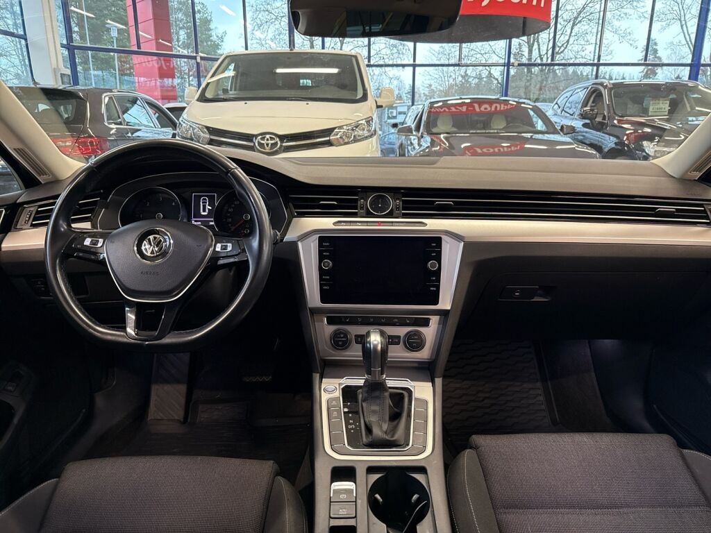 Volkswagen Passat 2018 Musta