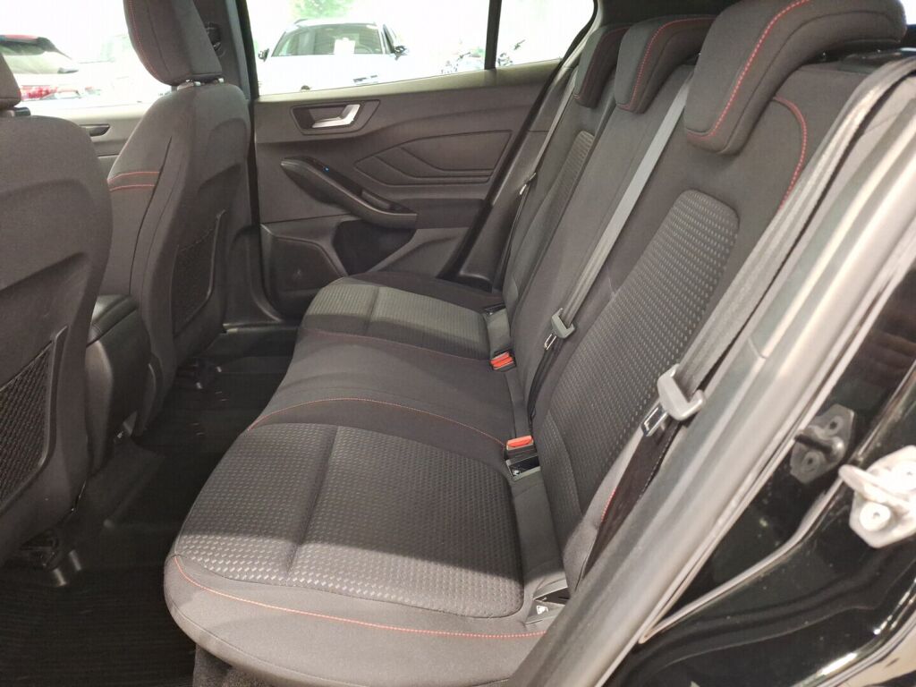 Ford Focus 2018 Musta