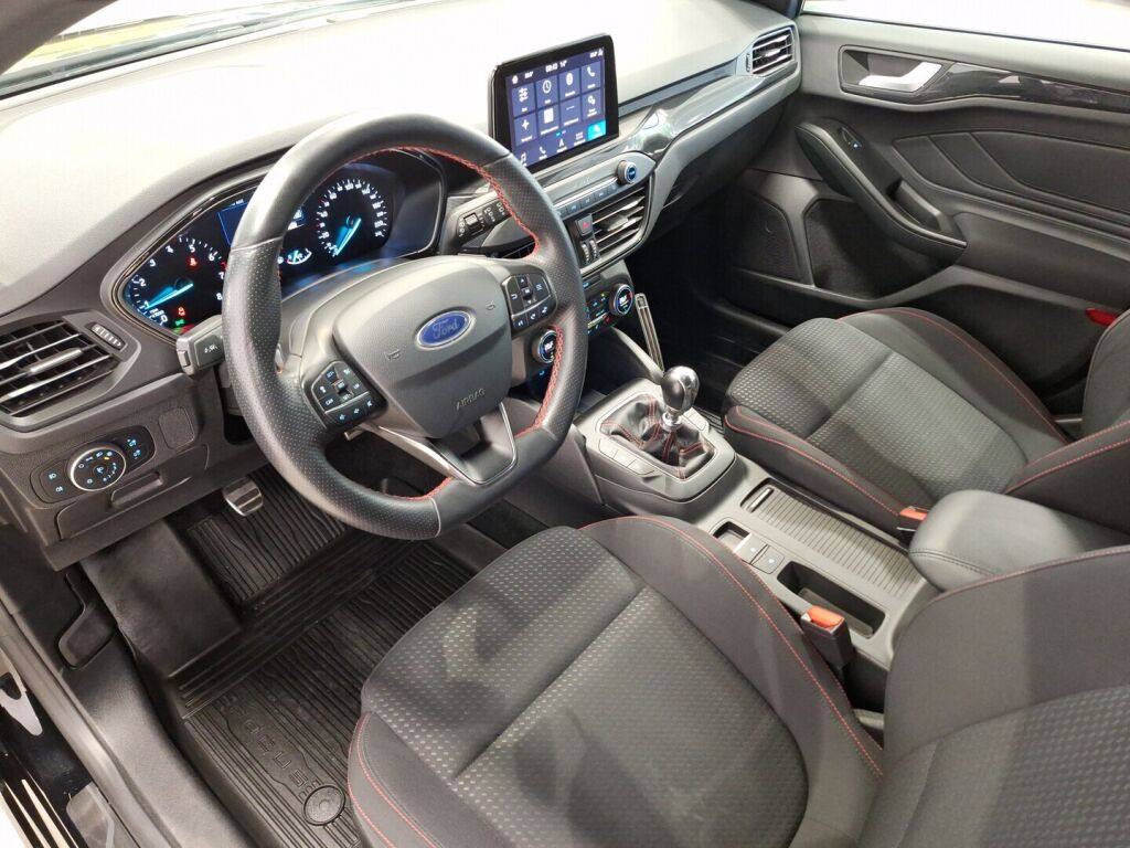 Ford Focus 2018 Musta