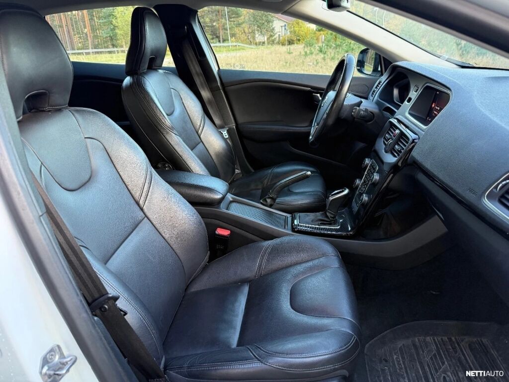 Volvo V40 2018 Valkoinen