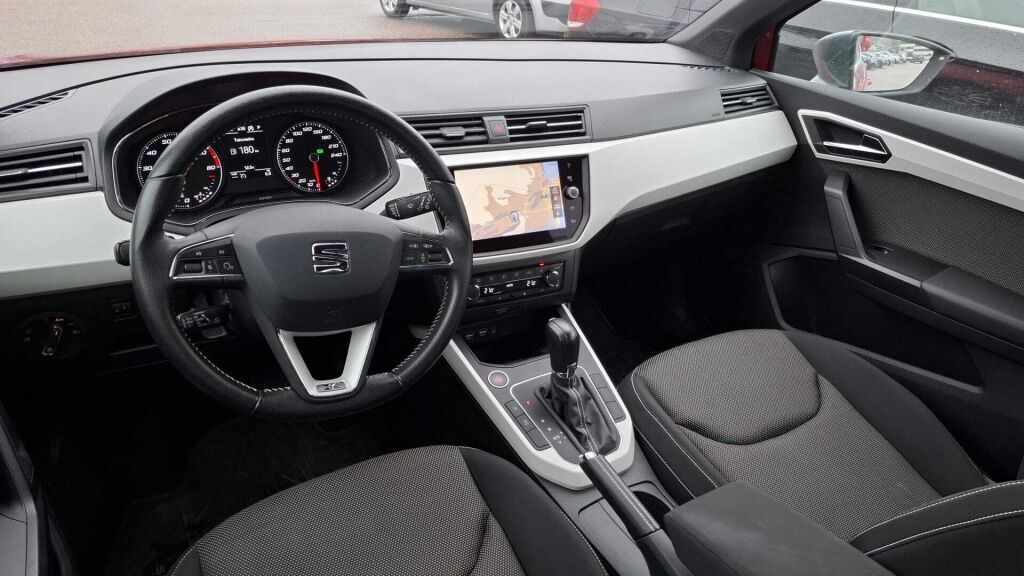 Seat Arona 2018 Punainen