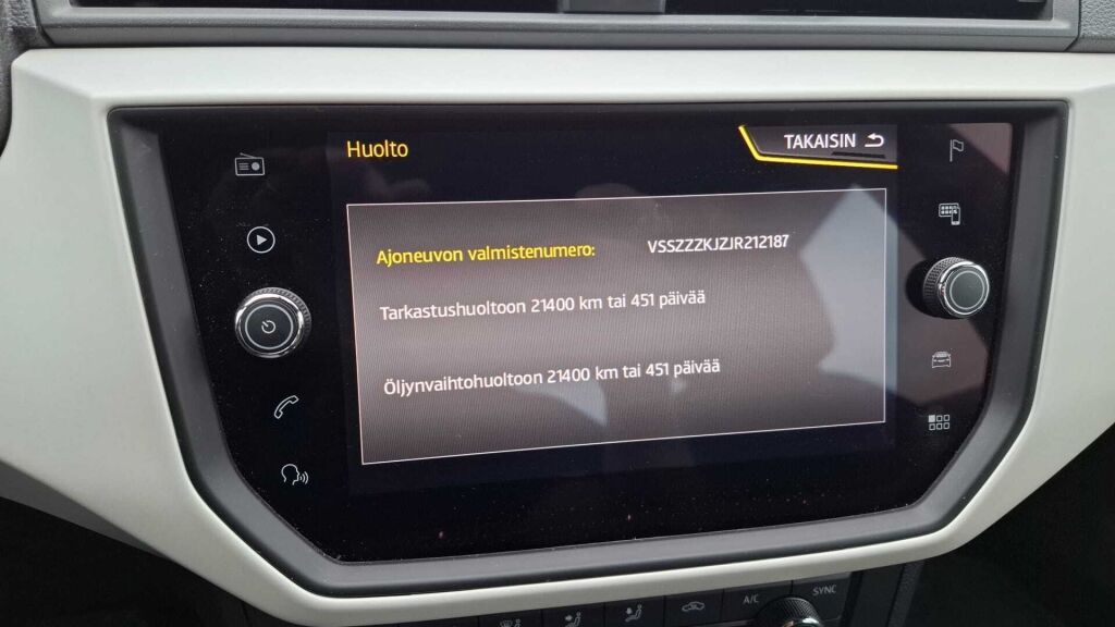 Seat Arona 2018 Punainen
