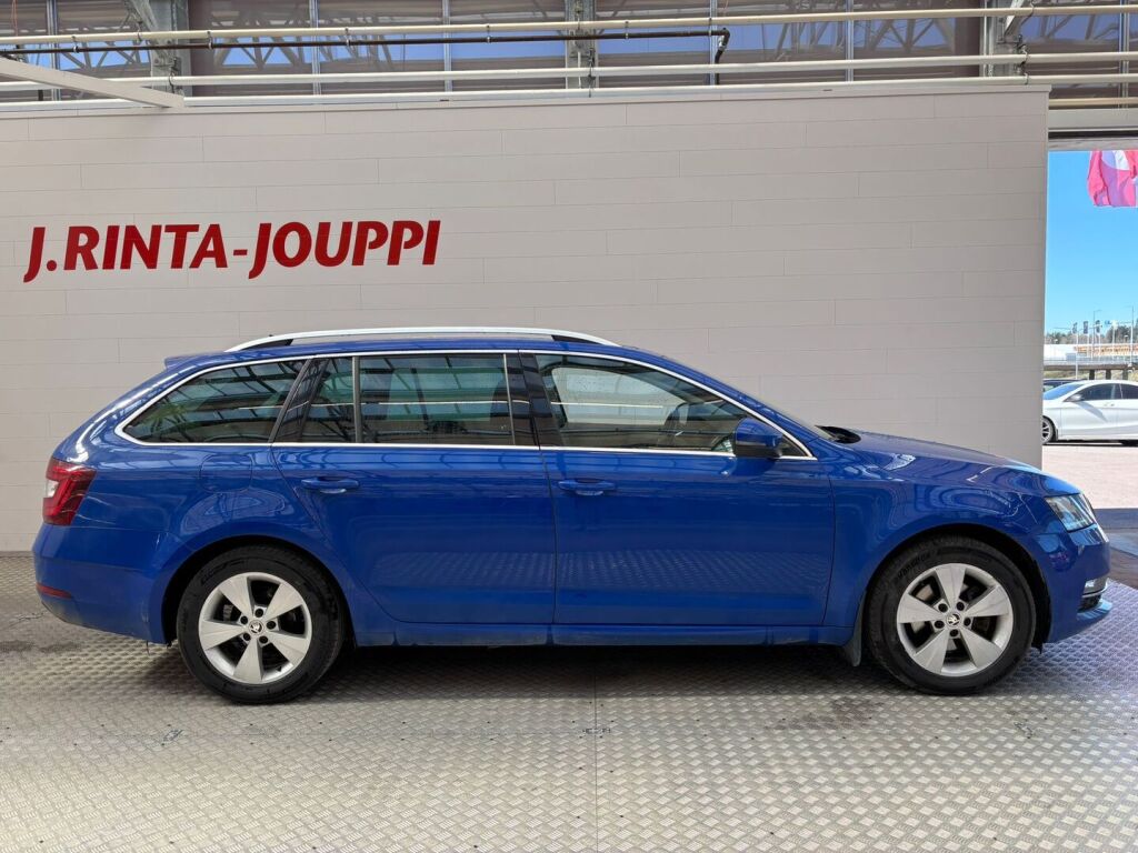 Skoda Octavia 2018 Sininen