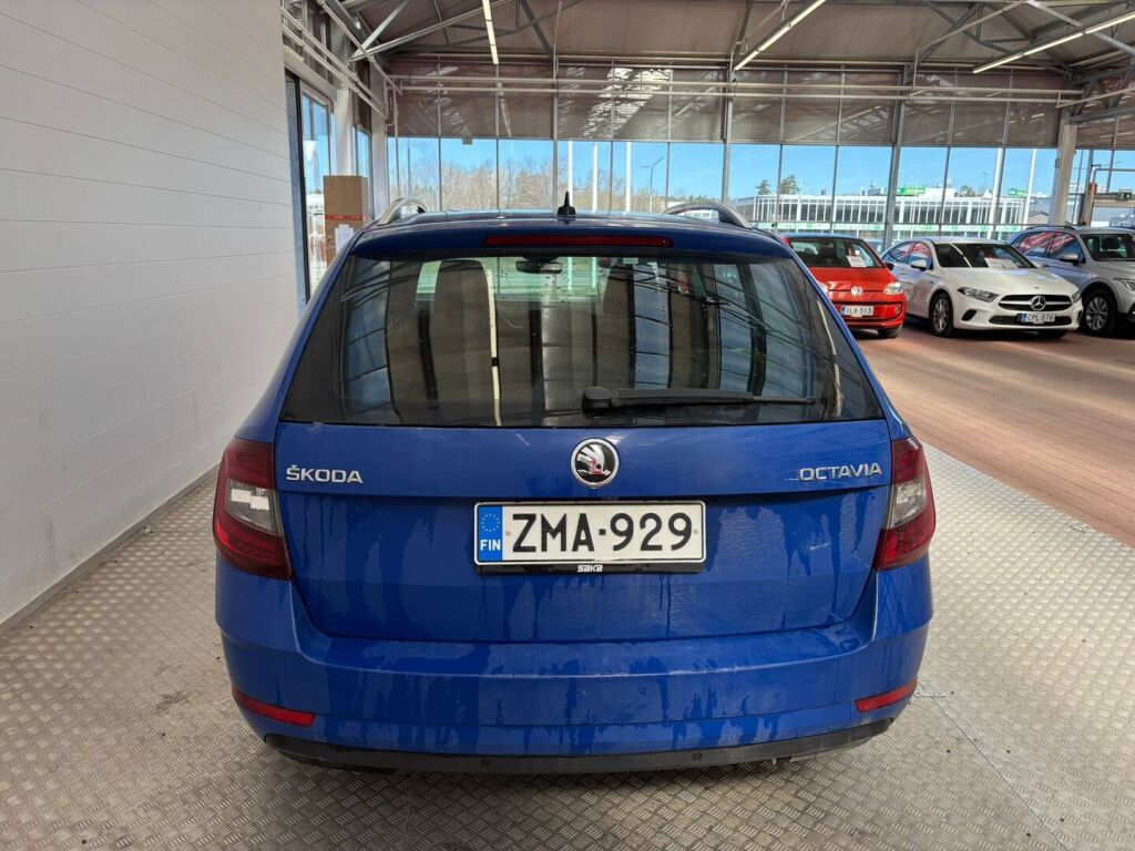 Skoda Octavia 2018 Sininen