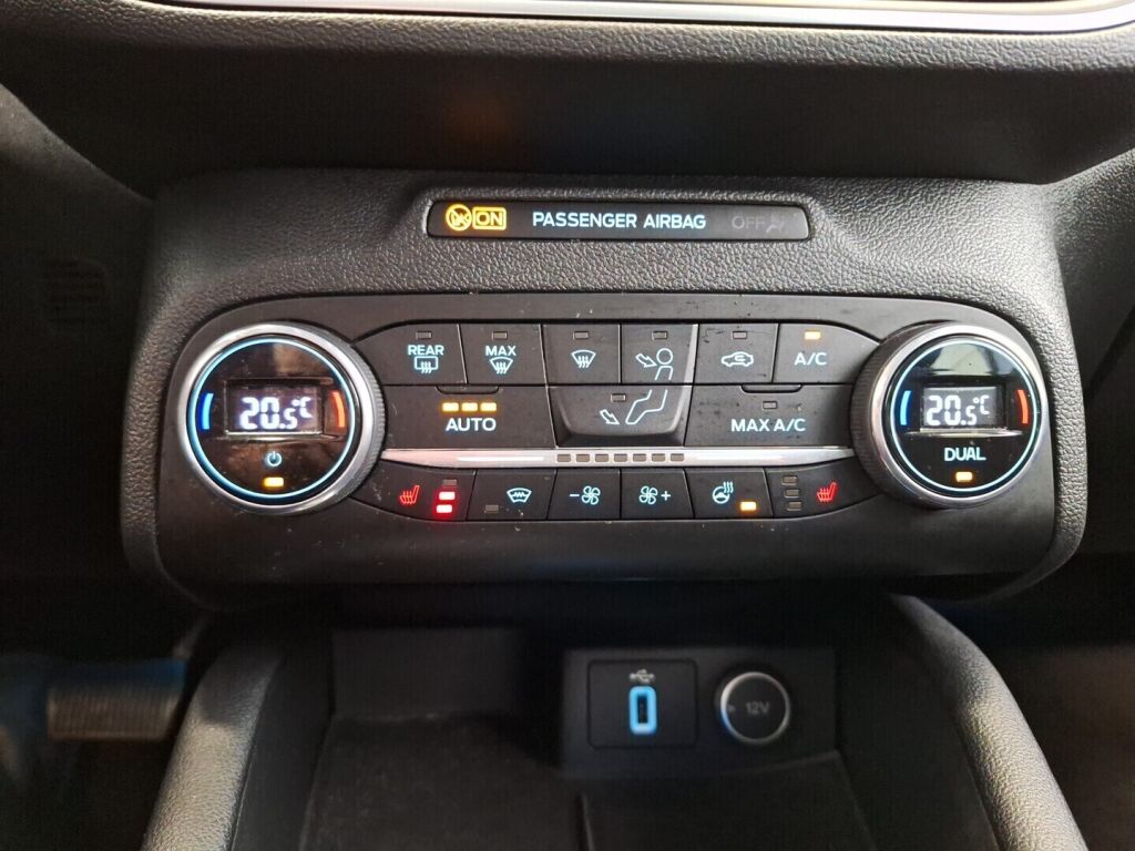 Ford Focus 2018 Sininen