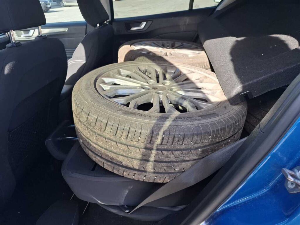 Ford Focus 2018 Sininen