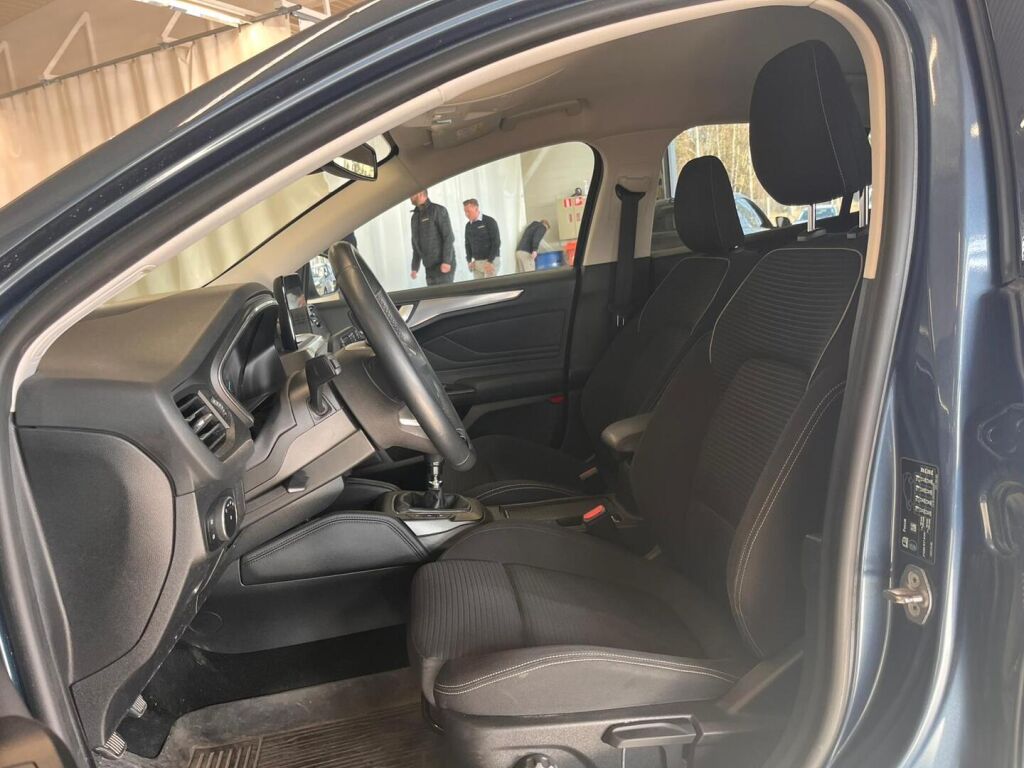 Ford Focus 2019 Sininen