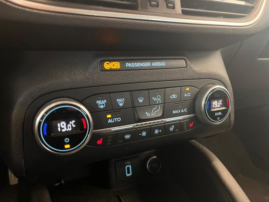 Ford Focus 2019 Sininen