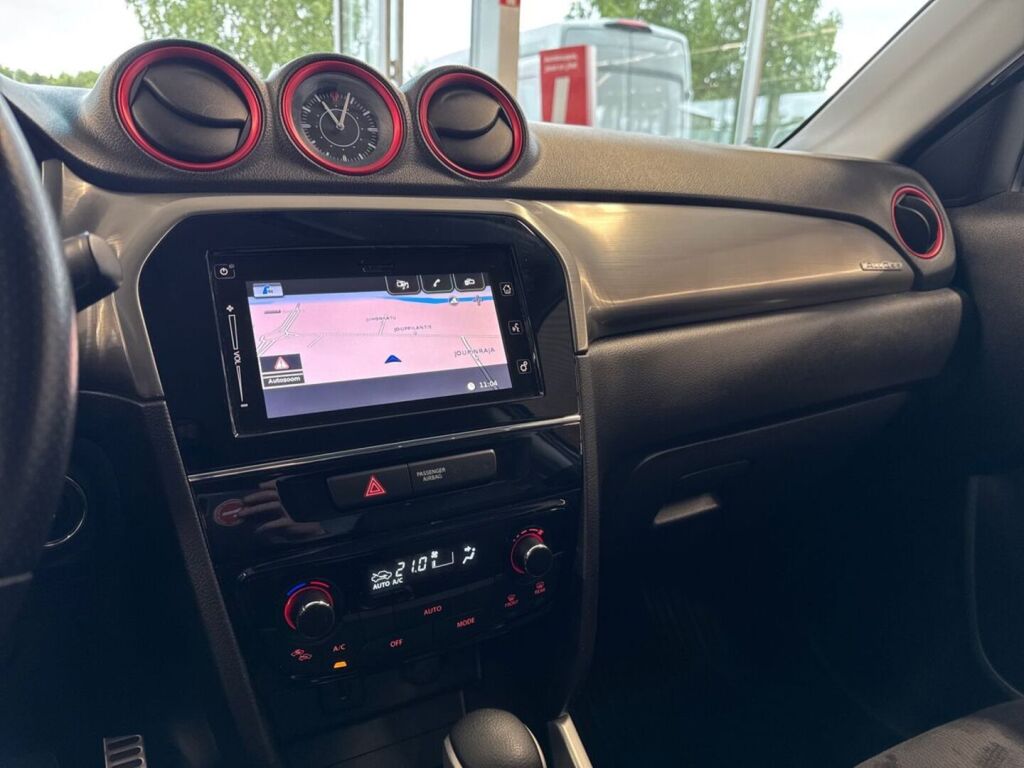 Suzuki Vitara 2018 Harmaa