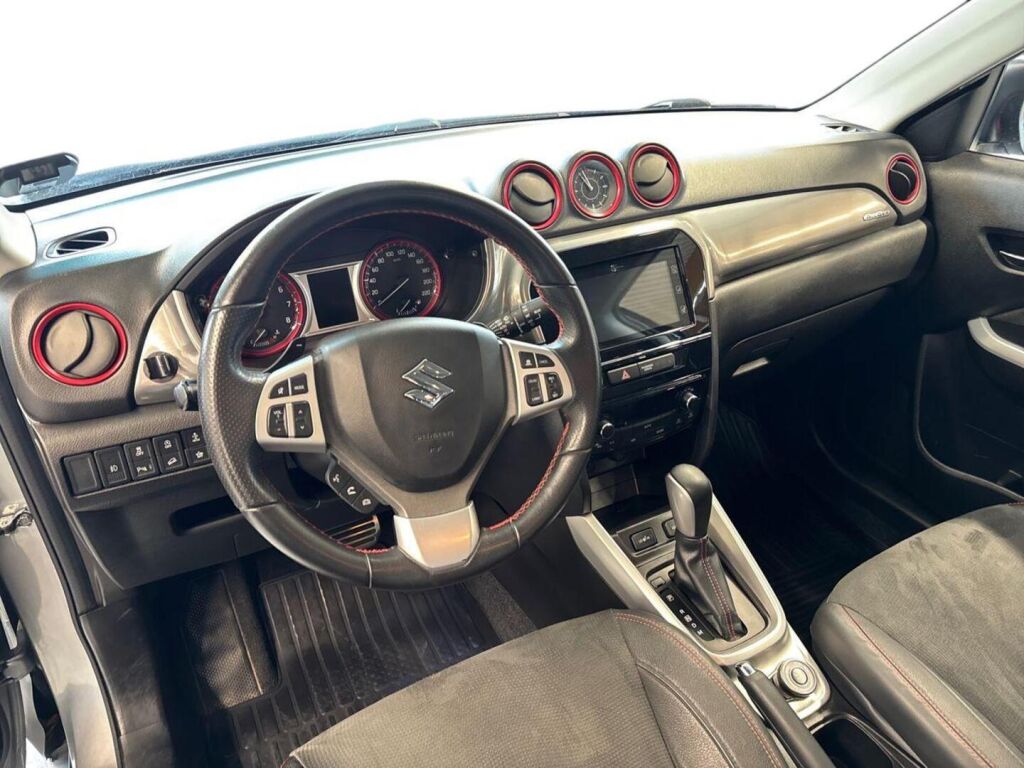 Suzuki Vitara 2018 Harmaa