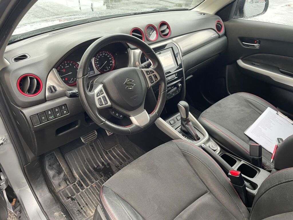 Suzuki Vitara 2018 Harmaa