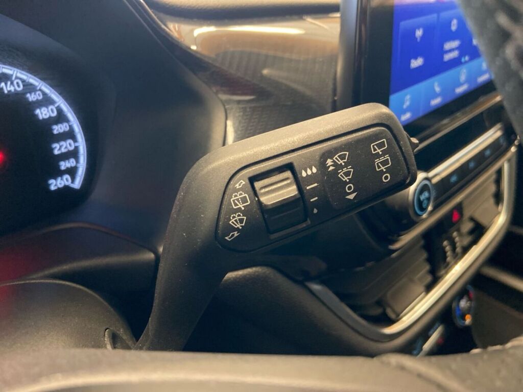 Ford Fiesta 2018 Punainen
