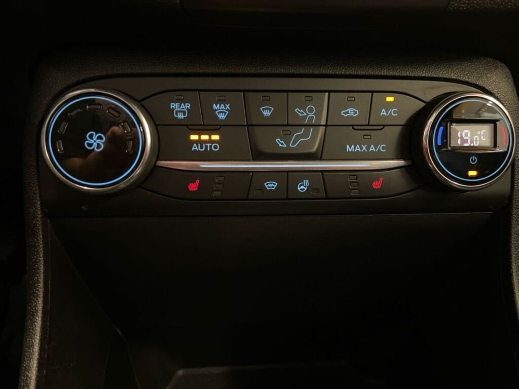 Ford Fiesta 2018 Punainen