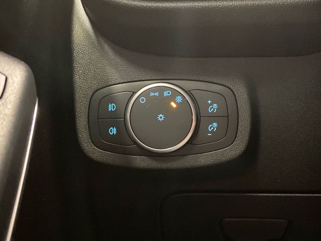 Ford Fiesta 2018 Punainen