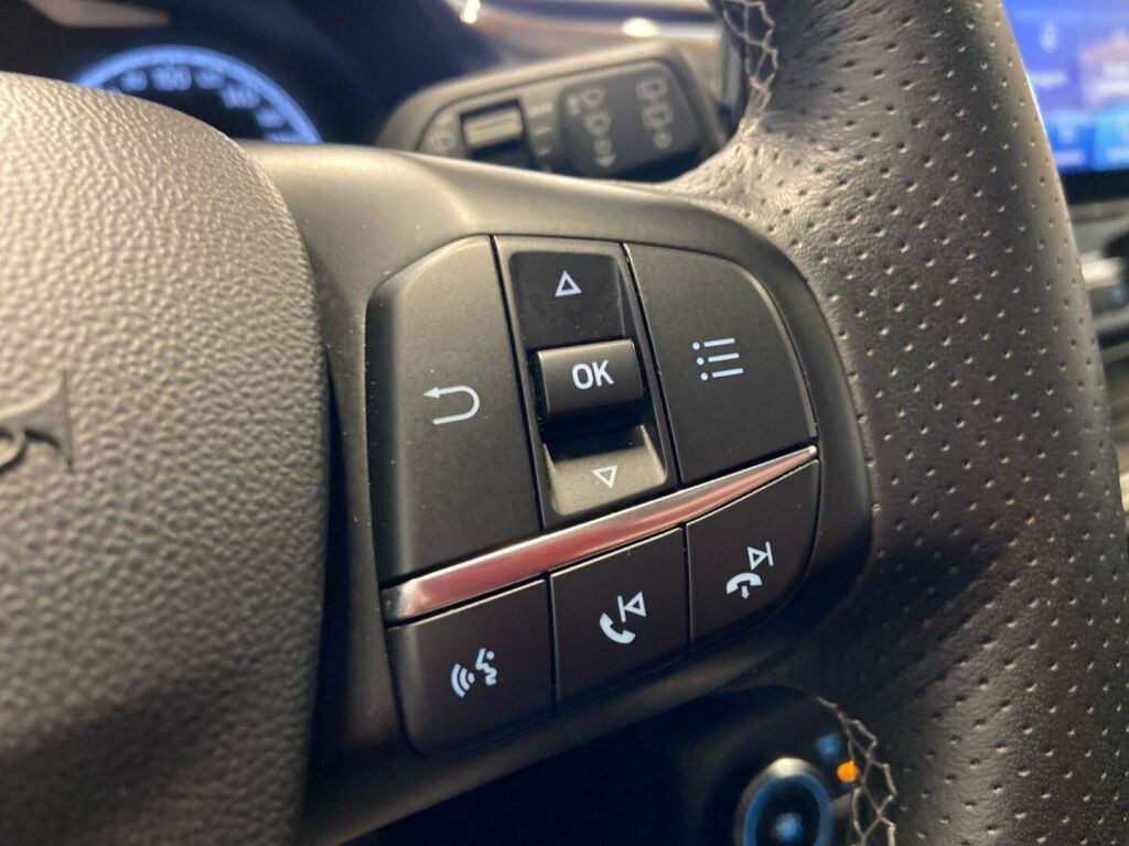 Ford Fiesta 2018 Punainen