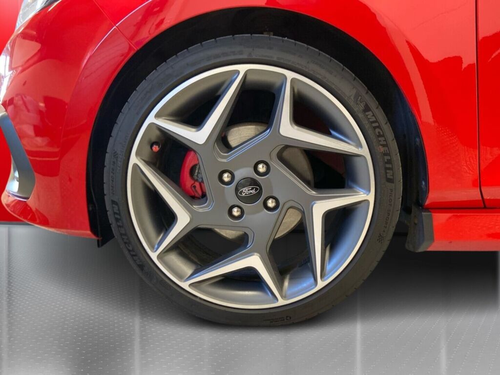 Ford Fiesta 2018 Punainen