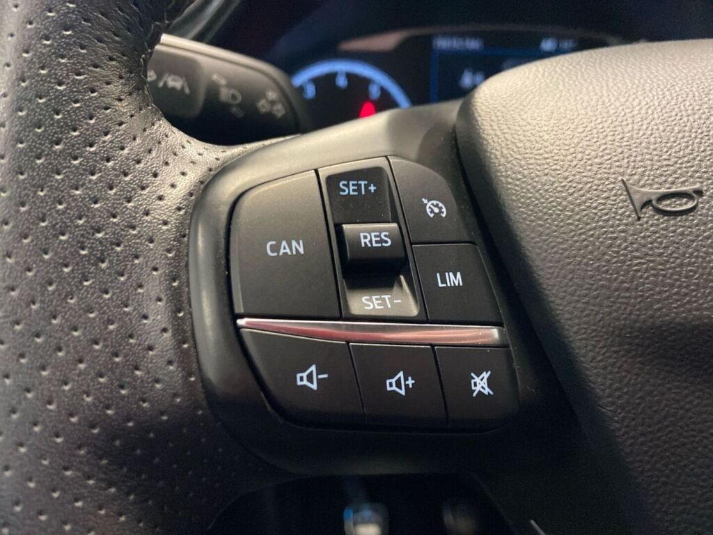 Ford Fiesta 2018 Punainen