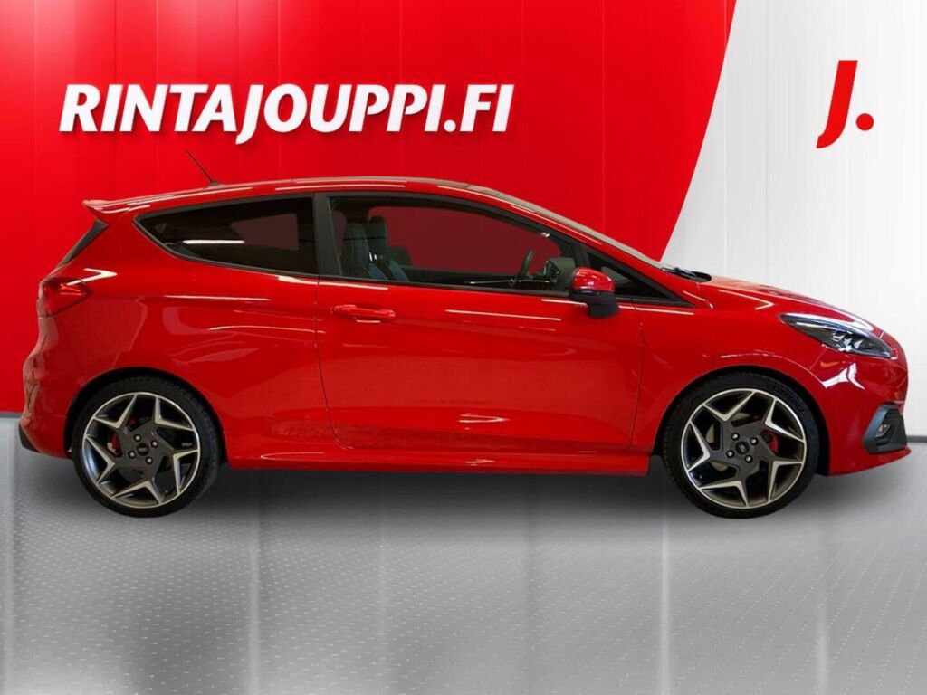 Ford Fiesta 2018 Punainen