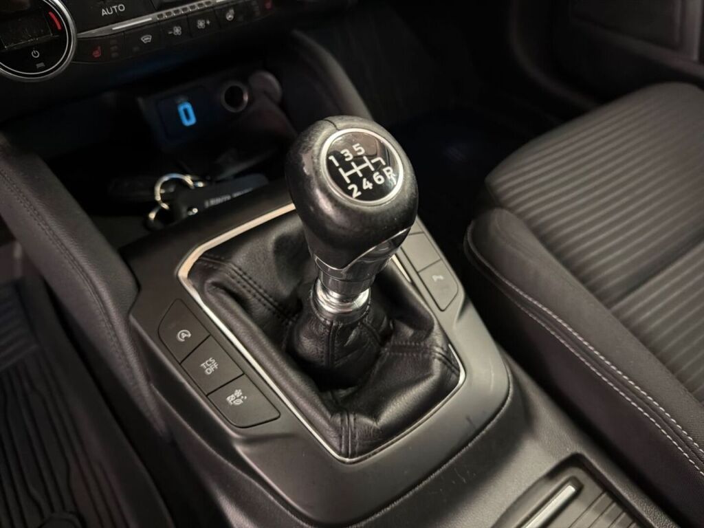 Ford Focus 2019 Sininen