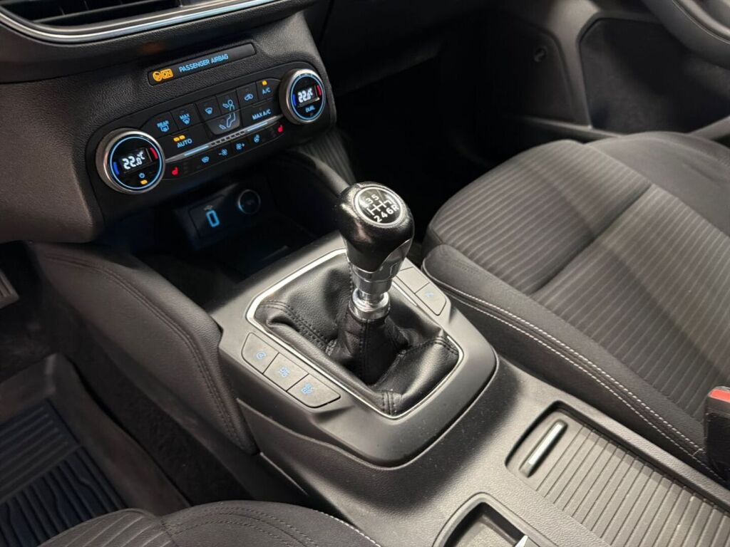Ford Focus 2018 Sininen