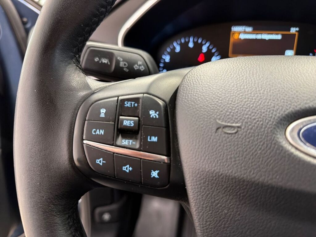 Ford Focus 2018 Sininen