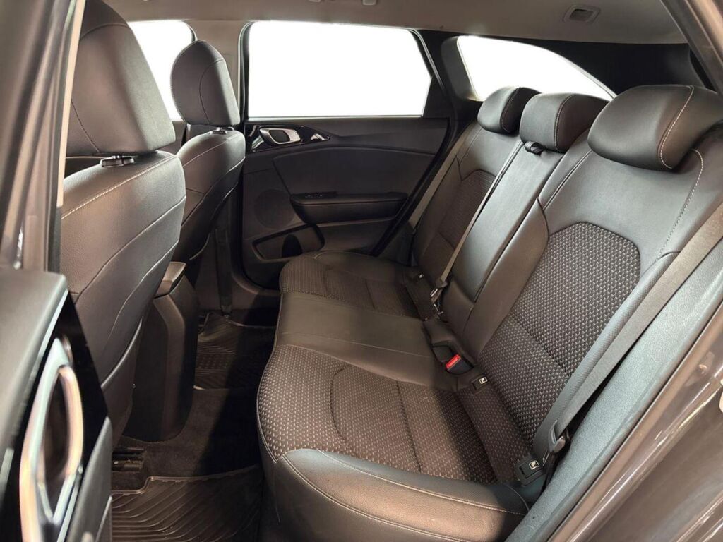 Kia Ceed 2018 Metallinhohto Harmaa