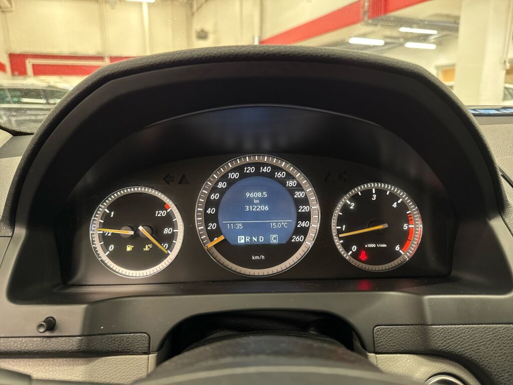 Mercedes-Benz C 2008 Musta