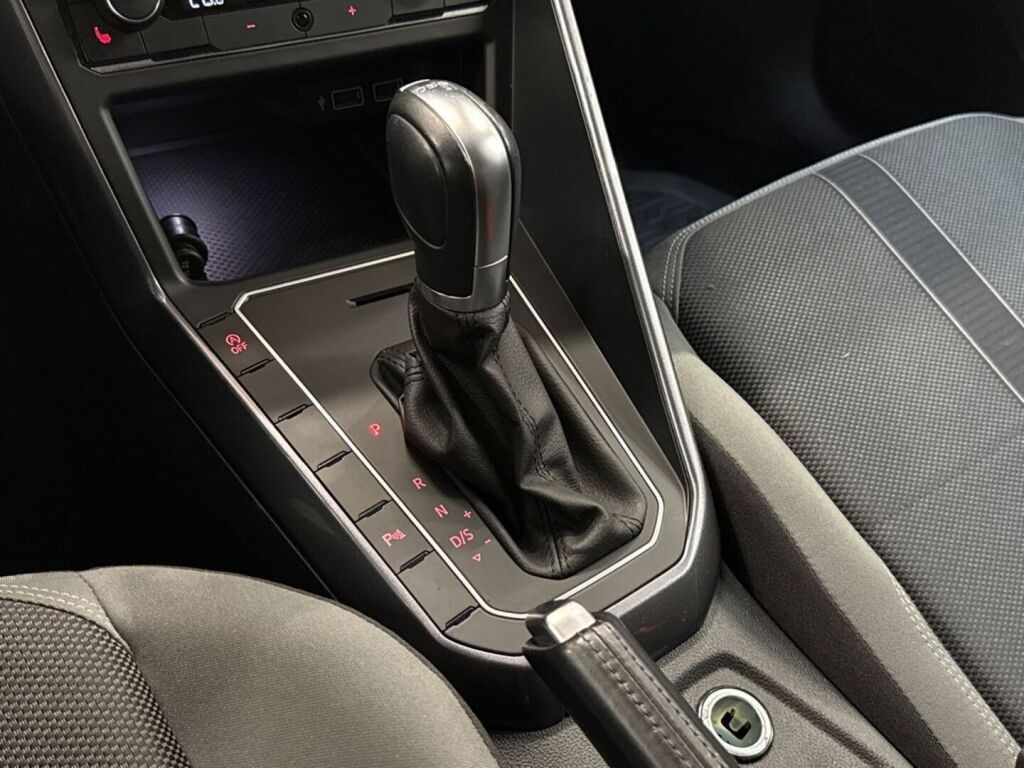 Volkswagen Polo 2018 Sininen