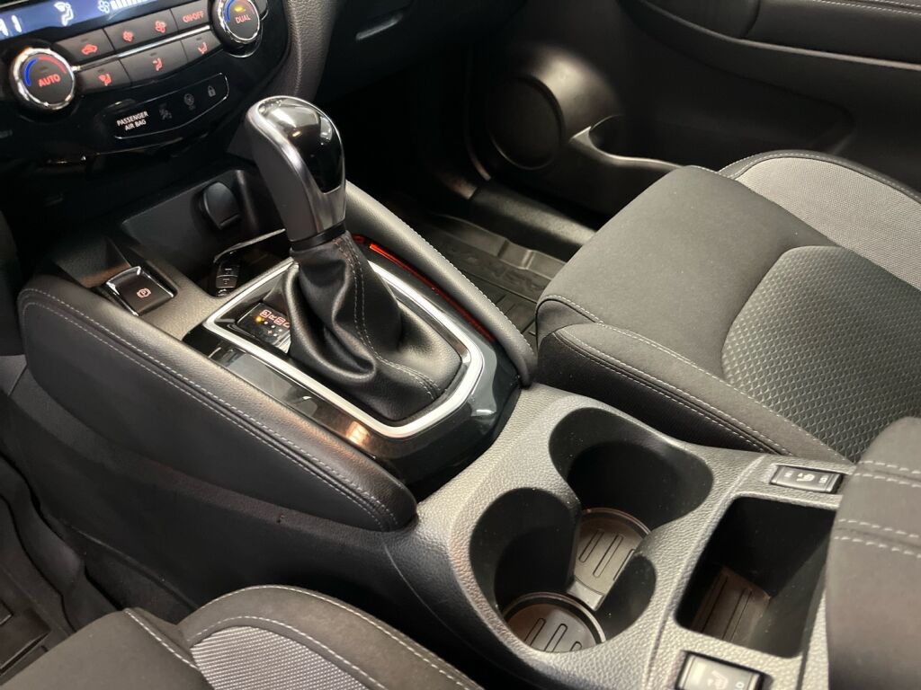 Nissan Qashqai 2018 Violetti