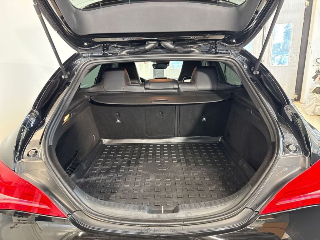 Mercedes-Benz CLA 2015 Musta