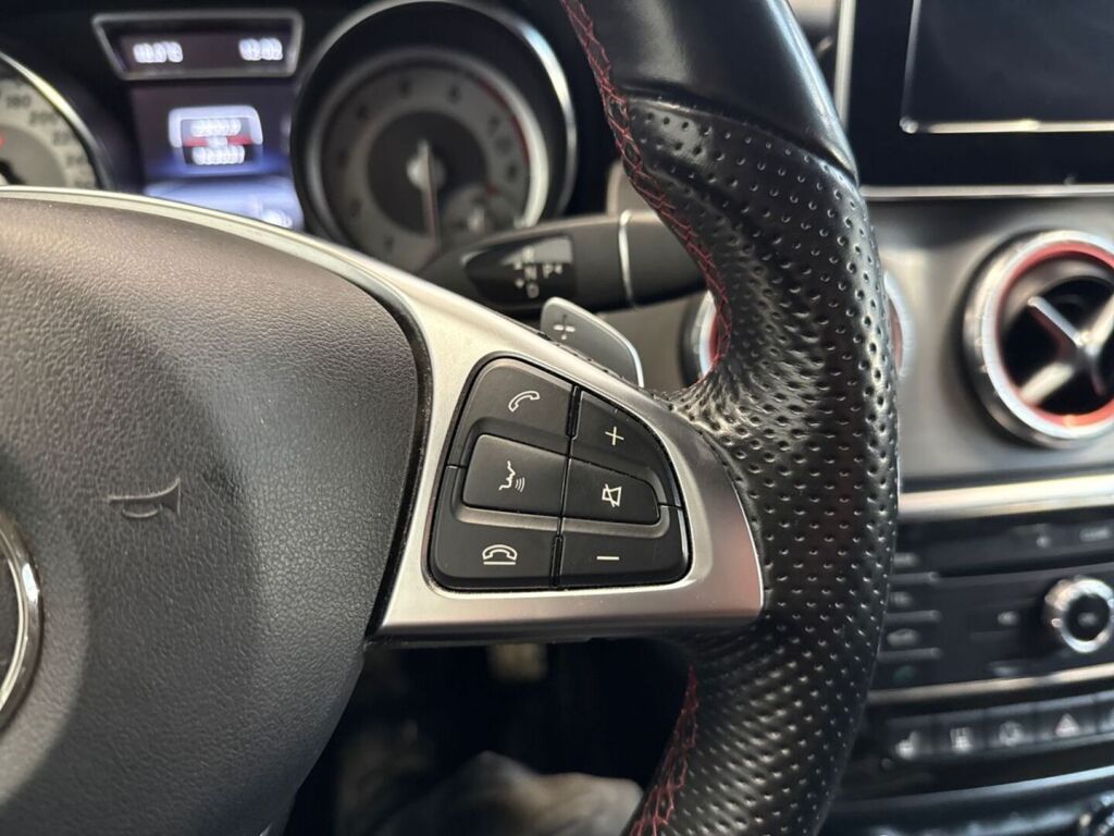 Mercedes-Benz CLA 2015 Musta