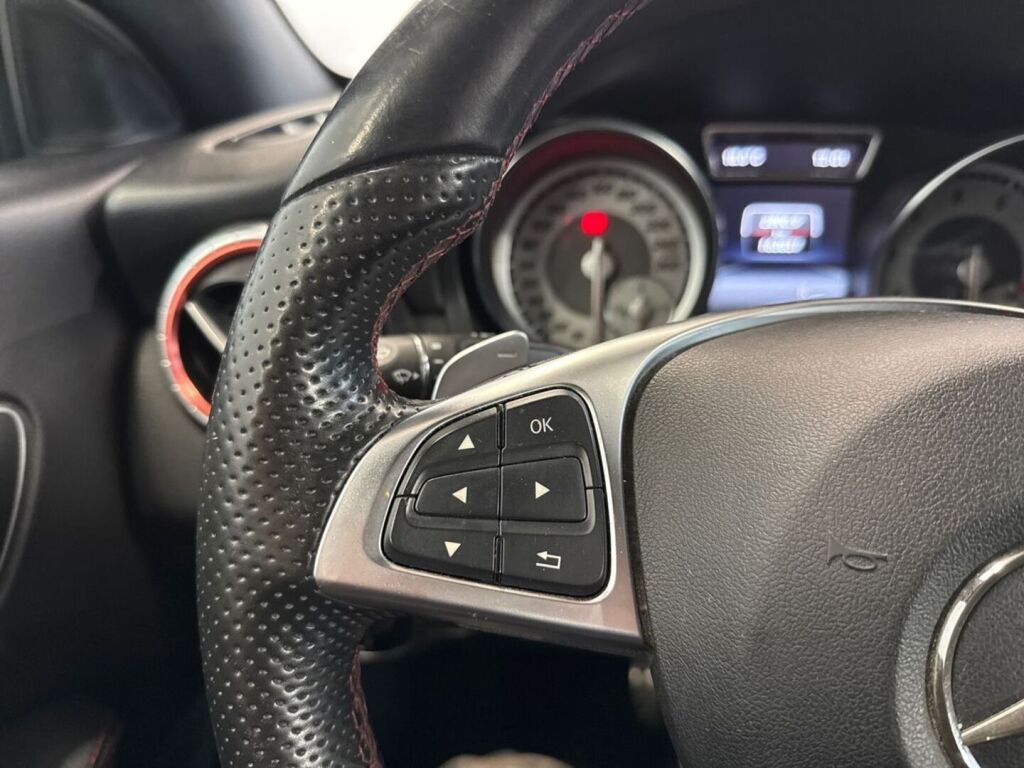 Mercedes-Benz CLA 2015 Musta
