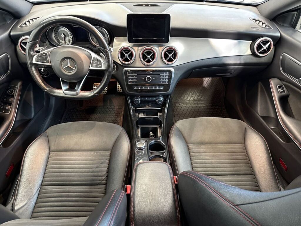 Mercedes-Benz CLA 2015 Musta
