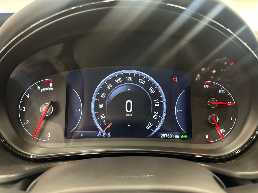 Opel Insignia 2014 Valkoinen