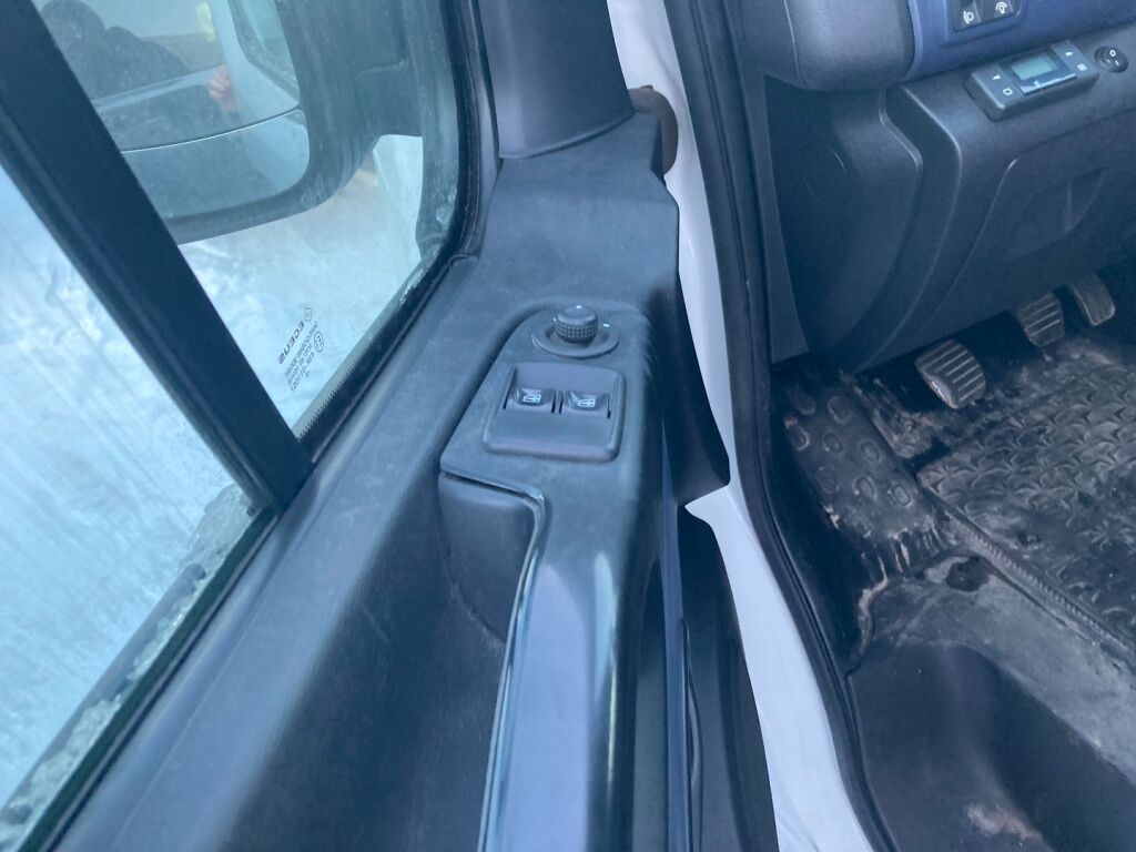 Opel Vivaro 2018 Valkoinen