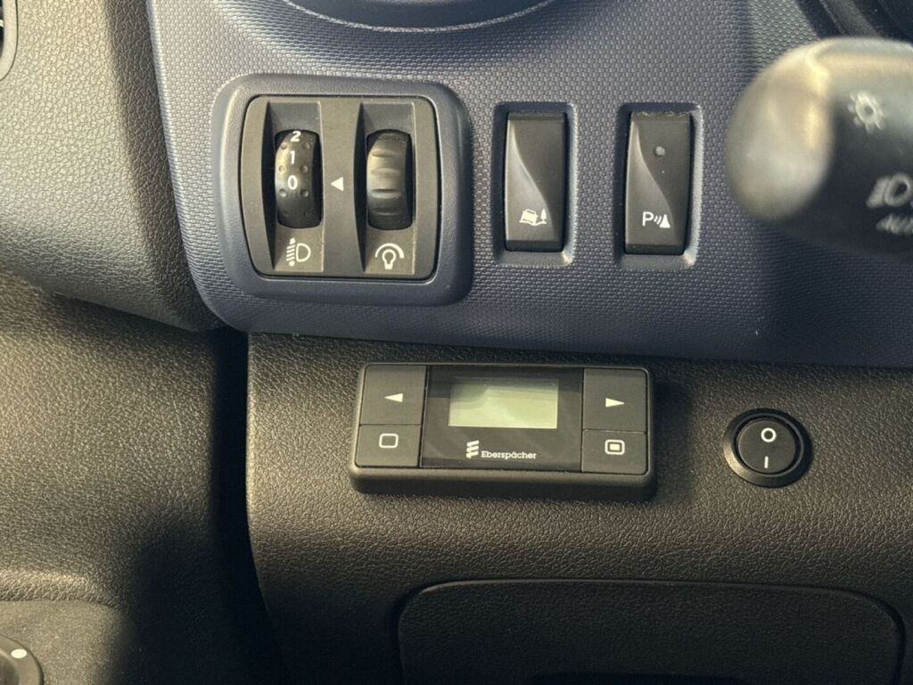 Opel Vivaro 2018 Valkoinen