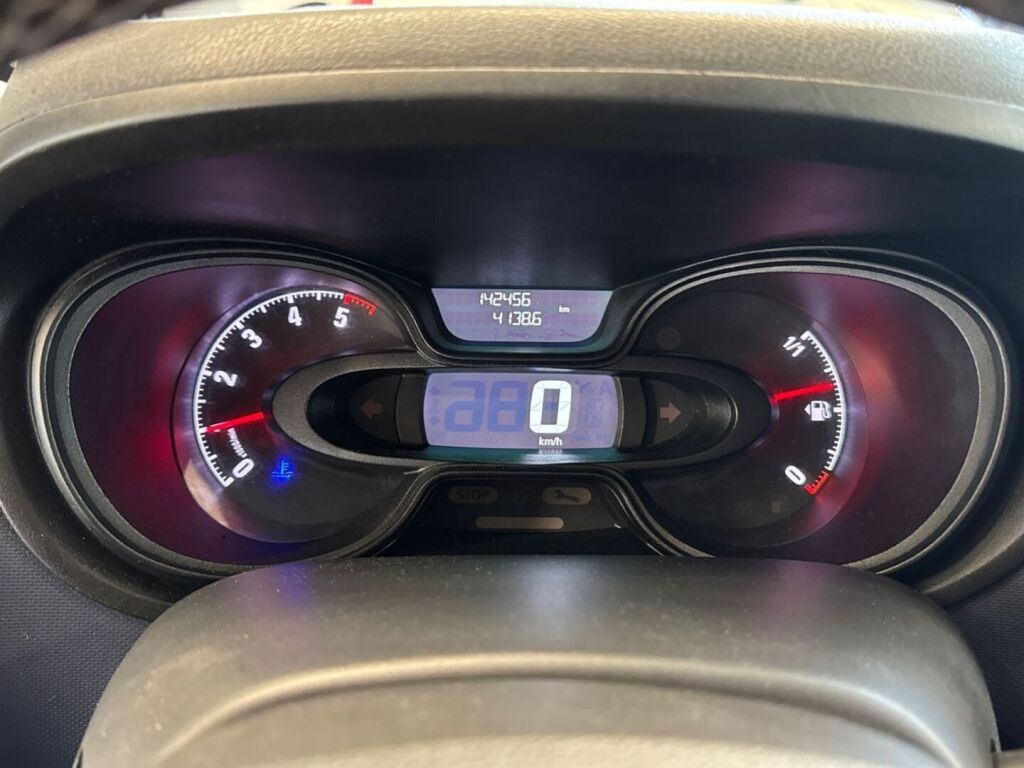 Opel Vivaro 2018 Valkoinen