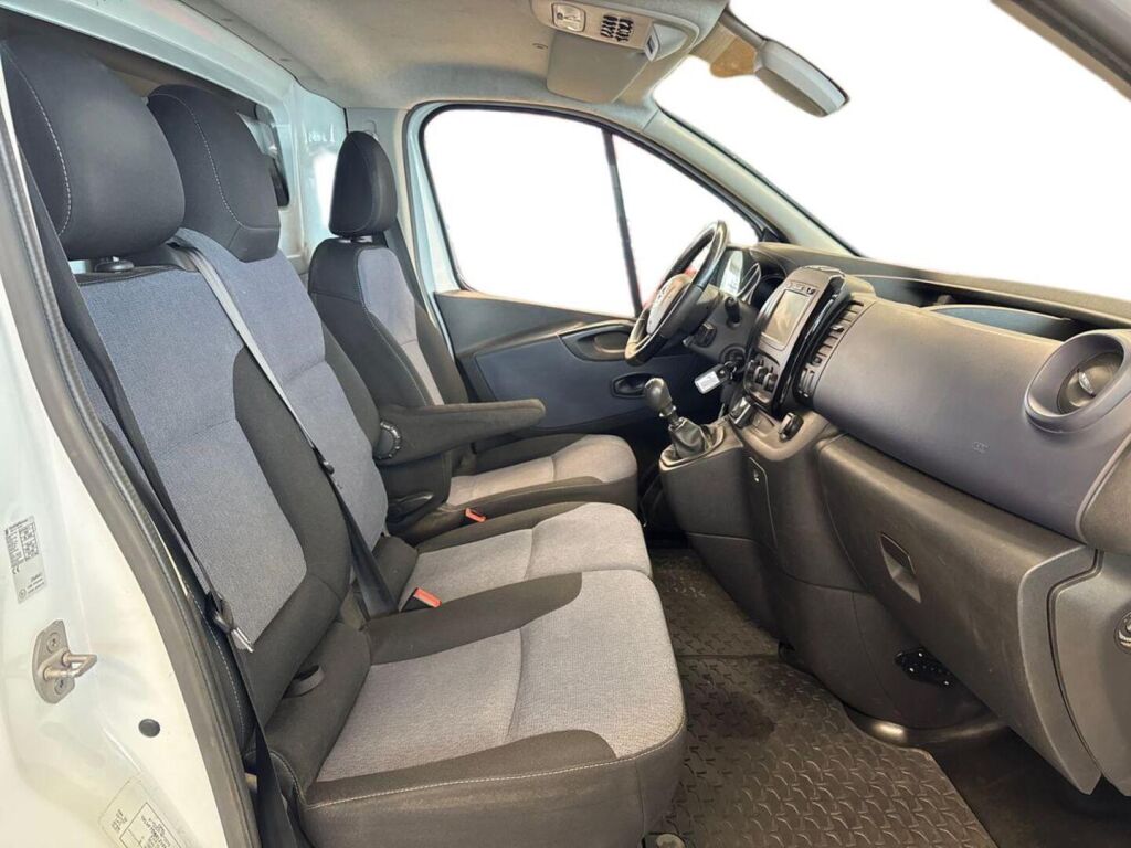 Opel Vivaro 2018 Valkoinen