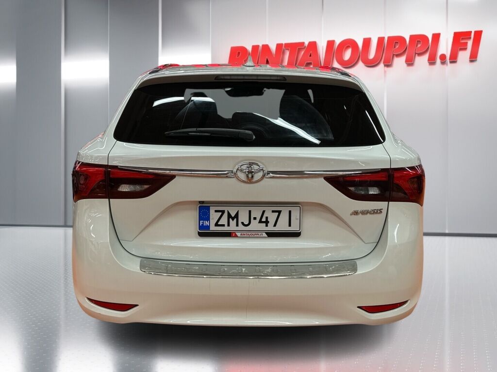 Toyota Avensis 2018 Valkoinen