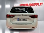 Toyota Avensis 2018 Valkoinen