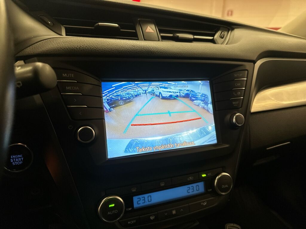 Toyota Avensis 2018 Valkoinen