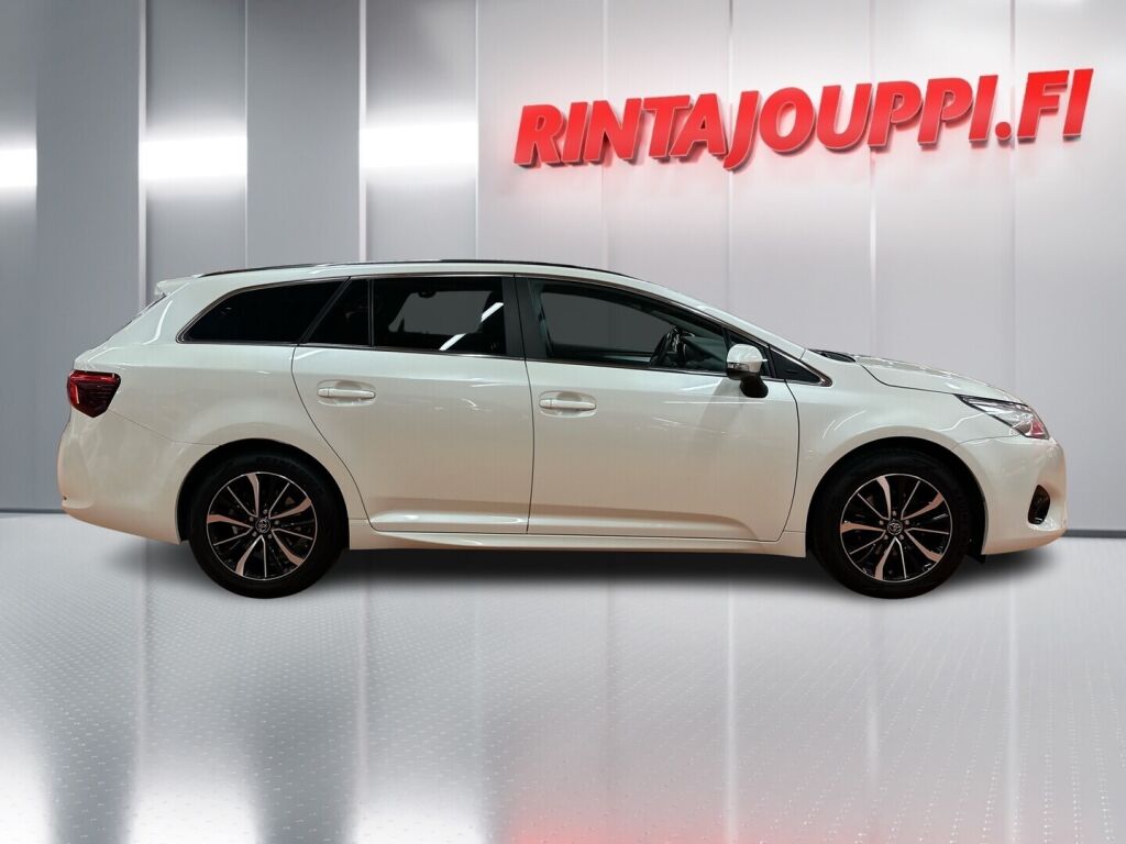 Toyota Avensis 2018 Valkoinen