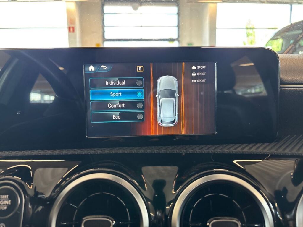 Mercedes-Benz A 2018 Valkoinen