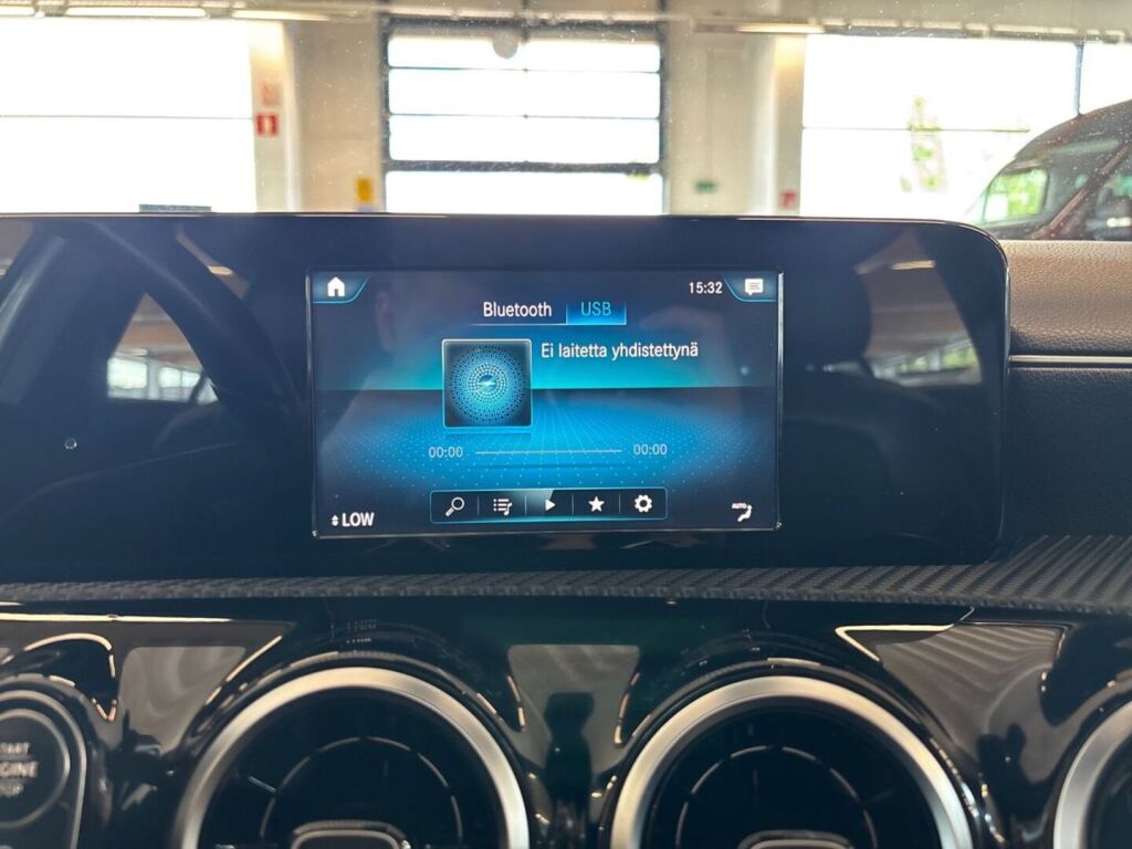 Mercedes-Benz A 2018 Valkoinen