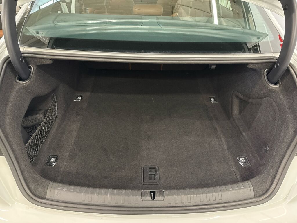 Audi A6 2018 Valkoinen